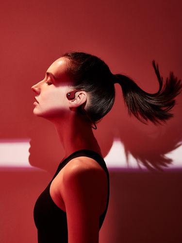 运动耳机形象海报案例展示