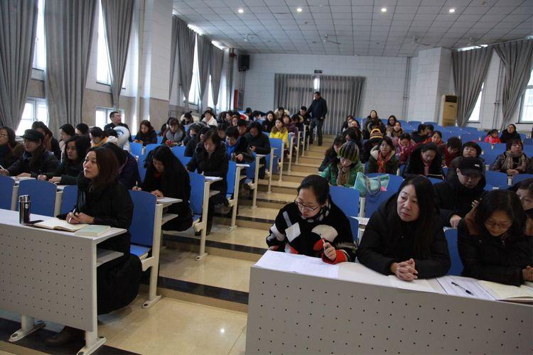 腹有诗书气自华——唐山九中召开教师读书交流会