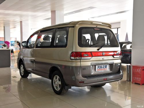 东风风行 菱智 2016款 m5 2.0l 7座短轴豪华型