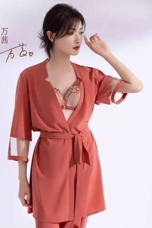 万茜代言内衣广告特别好看不愧是娱乐圈一线女明星