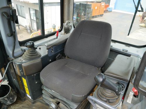 状态 950mm 湿地用三角履带, 直倾铲式 推土机, 倾翻防护驾驶室, new