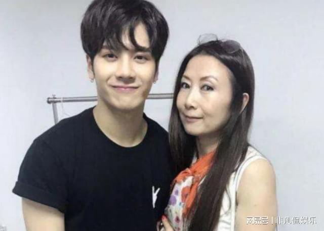 表面低调实则家世显赫的12位明星他们不出道就得回家继承家产