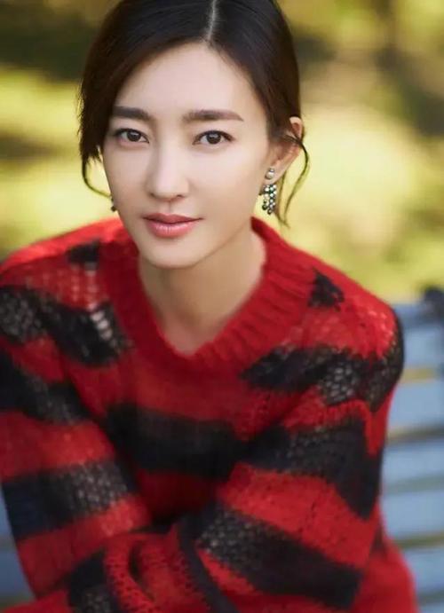 来自内蒙古自治区的王丽坤是当之无愧的素颜女神