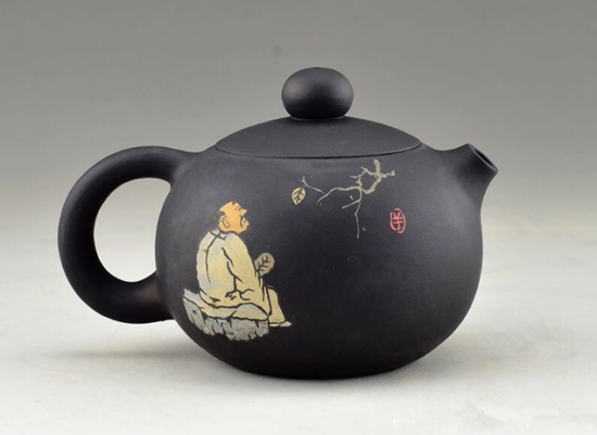 据现有史料和实物考证,建水紫陶产生于清代,始于道光年间,是在明代粗