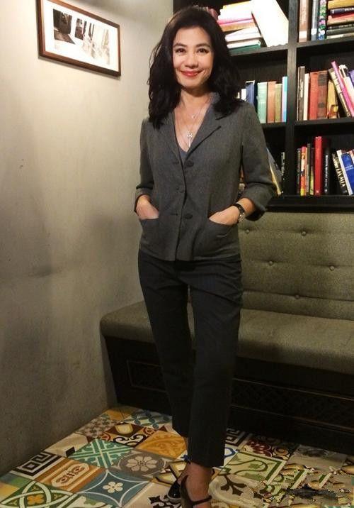 钟楚红年轻时候在身高上就没有人评论过,完全就是活脱脱女神一枚!