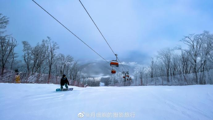 吉林·松花湖滑雪场我的评分: #冰雪旅行##不止旅行# 位于吉林省吉林