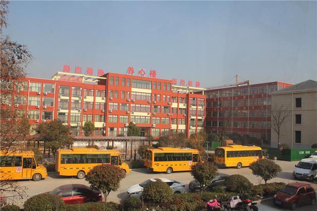 除了公办中学兰陵县南桥镇还有所民办中学兰陵县友谊学校