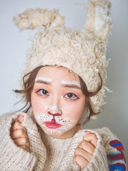 99妆容之小兔子 红白做基底,画出了可爱的小兔子 #zara_万圣节去哪