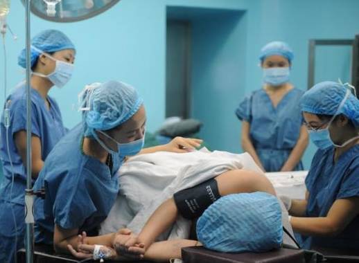 谁说顺产一定要"痛" 现在这样轻松顺产也是可以的