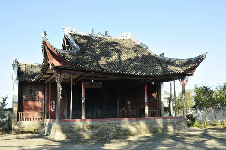 秀水状元村