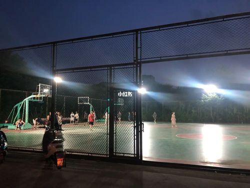 男生为什么能很自然的就和不认识的人一起打篮球呢?