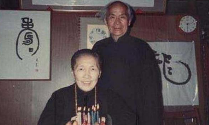 被日本人陷害灭口,吴四宝死后,胡兰成猛烈地追求佘爱珍