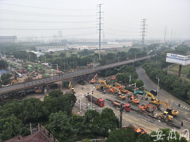 无锡高架桥侧翻涉事路段桥体正在破拆