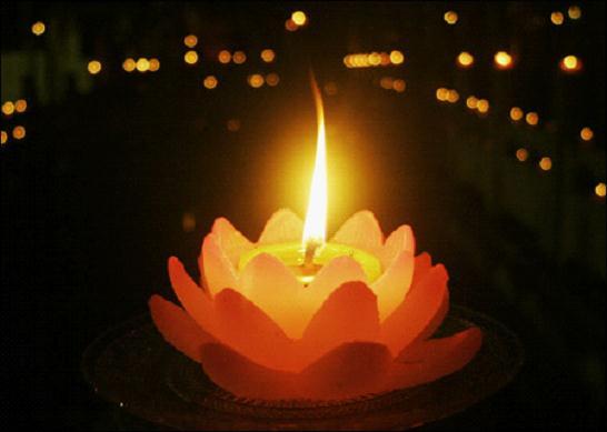 贫女供灯的故事