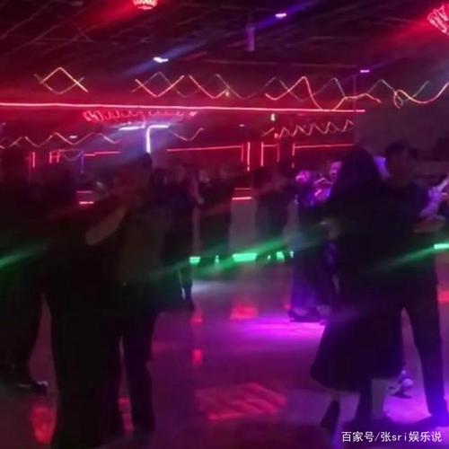 歌手柳爽的歌曲《漠河舞厅》走红你听过漠河舞厅的爱情故事吗?