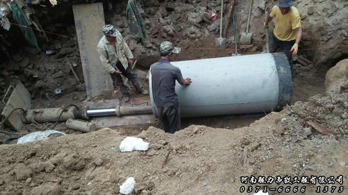 郑州某小区污水管道顶管施工-郑州市疏通下水道,大型雨污水管道疏通