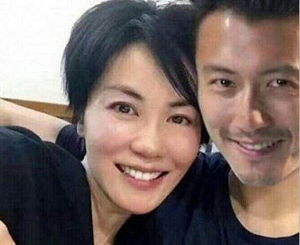 承认与王菲接吻 秀两人爱的纹身 谢霆锋已将王菲爱到骨子里