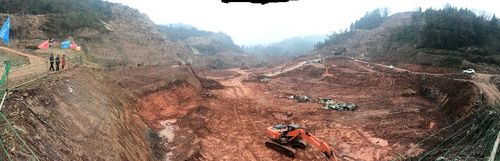 中江县石泉水库枢纽工程左库大坝开始进行填筑