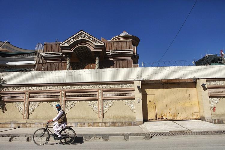 因为都是私产,所以富人区里面的豪宅各有特色.