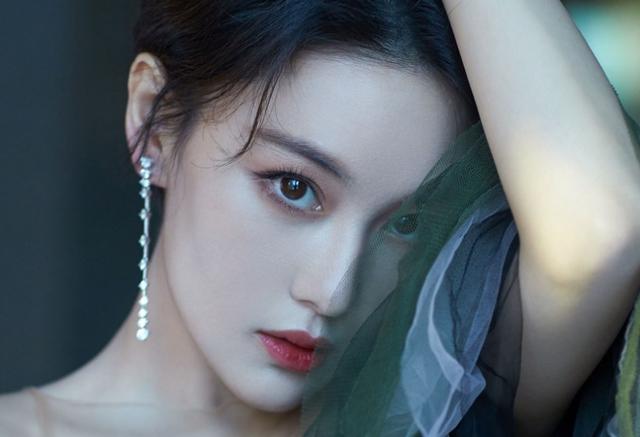 张馨予优雅写真,国色天姿,仙姿佚貌