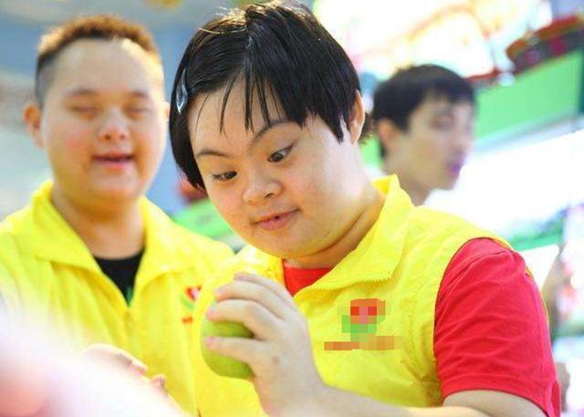 私自吃药等不良生活习惯,都会增加生下一个"唐氏儿"宝宝的风险