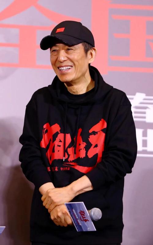 这两个冬天,张艺谋忙于《狙击手》拍摄和冬奥会开闭幕式筹备,他感受最