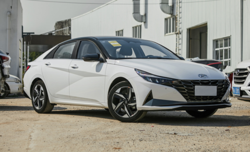 适合女生开10万左右的车,高颜值韩系轿跑,现代伊兰特