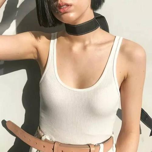 夏天那些很透的衣服,要怎么穿出去啊?
