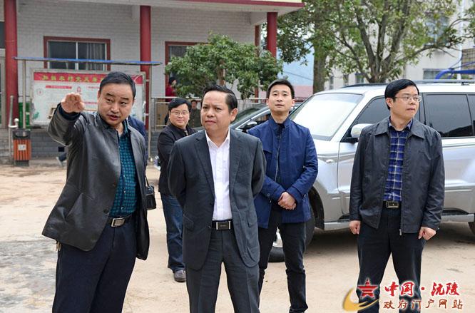 周重颜深入沅陵县北部四乡镇调研