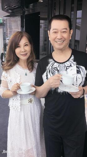 龙千玉首公开身边另一半是「20年老友」 「痛失爱女走不出」今笑看