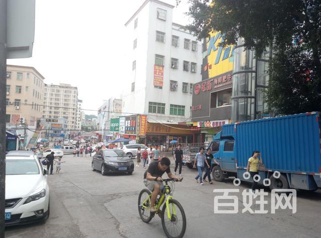 观澜大型工厂富士康南门大水坑三村—快餐店转让