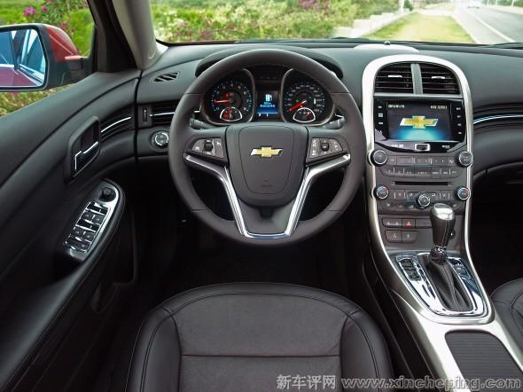 4  迈锐宝的外形设计自成一派,车厢设计也很有特色,中控面板的造型