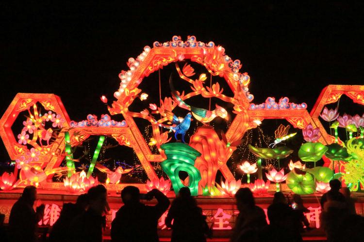 峡山第四届迎春灯会观光