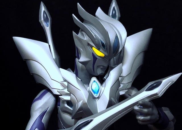 赛罗形态之争没完没了,最强是究极光辉,超限与光辉互争第二强