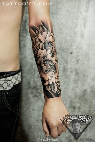 潮流半臂纹身图案