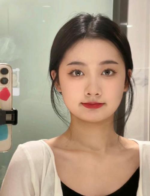 圆脸更合适短发,4个要点让你减龄又显瘦,还有少女的元气氛围感