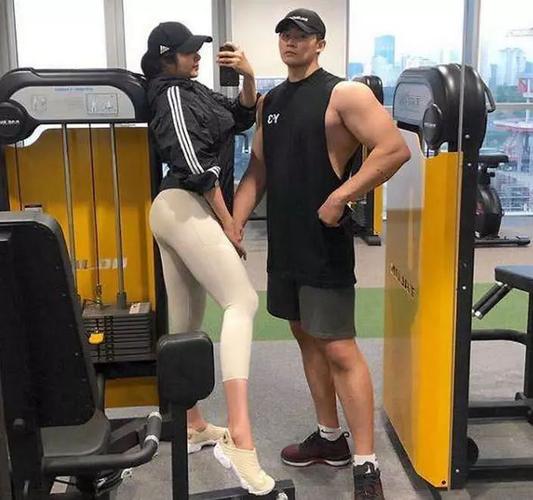 韩国著名健身达人,完美身材被称为女神,可惜就是有男