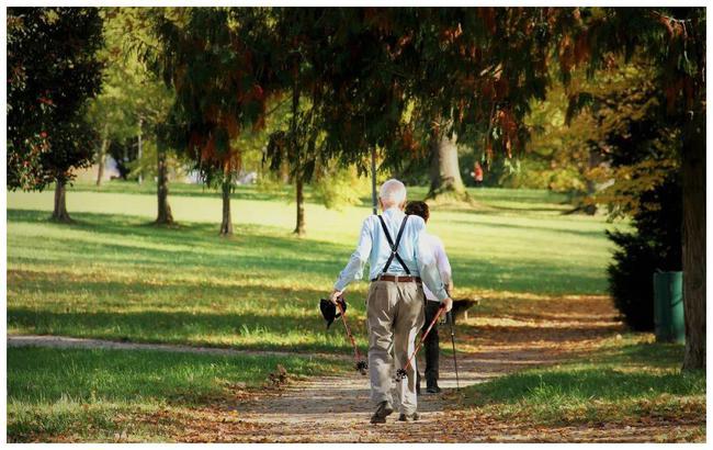60多岁的老年人,每天散步多久才最合适?|户外运动