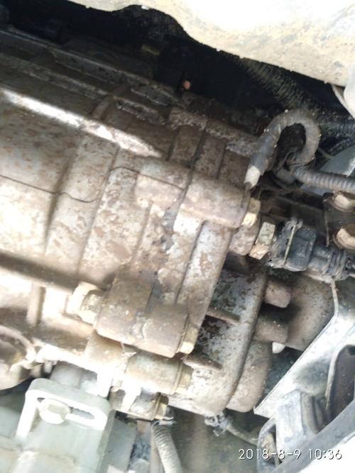 北汽幻速-北汽幻速h2 三万公里发动机异响,渗油,变速箱挂不上档,导航