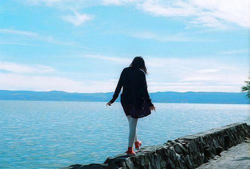 我只想一个人出去走走