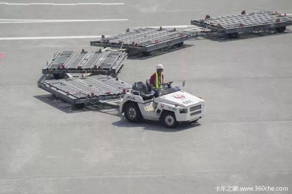 行李牵引车