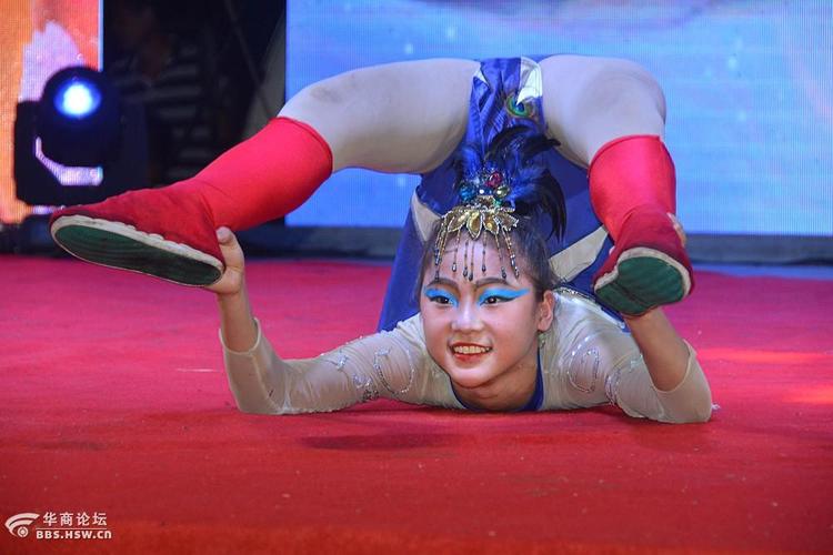 【杂技】美女柔术软功表演