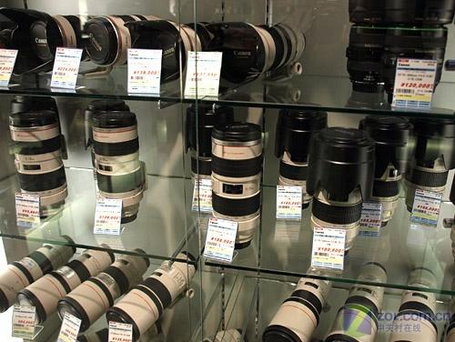 数码 正文   这家店的主营项目是二手相机和镜头,提起二手不知广大