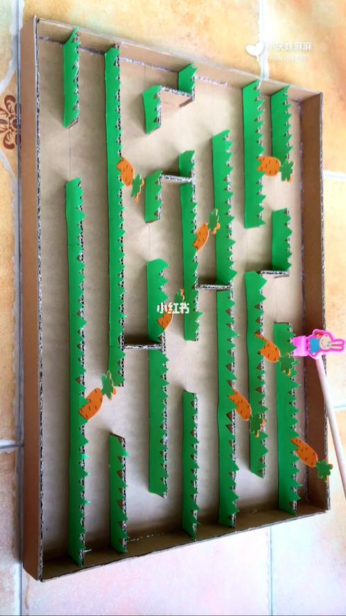 这次做的幼儿园手工——小兔子走迷宫拔萝卜的实物,其实做得好看,很