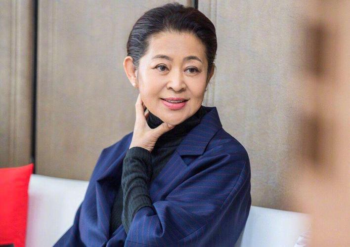 原创用温柔征服了4个男人,却留不住1个,伤害倪萍的,又何止是陈凯歌