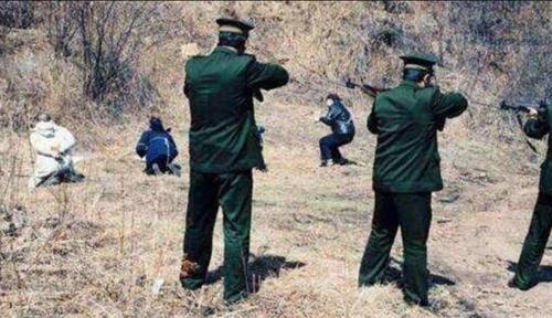 监狱执行死刑时,救护车必须要在现场待命,难道是用来救犯人的