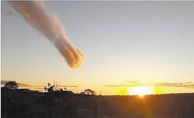 巴西粉尘云 似"上帝之手"