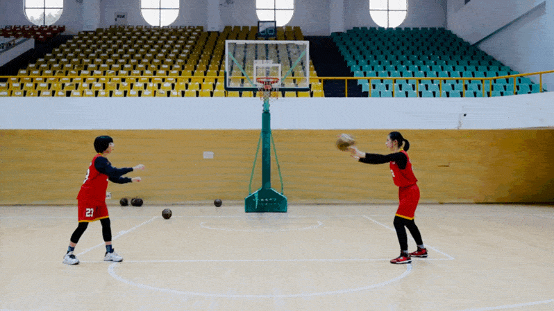 双手胸前平传球