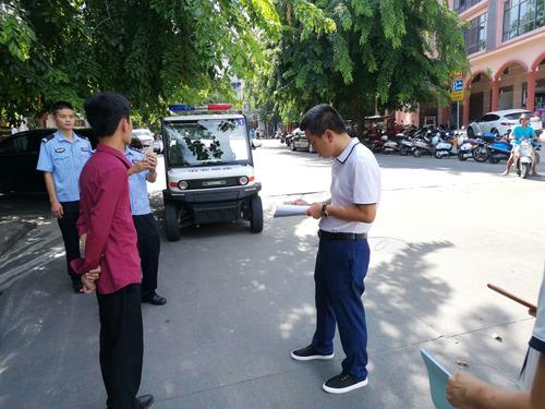 市公安局周有武常务副局长带队到先峰路检查一创两建工作开展情况