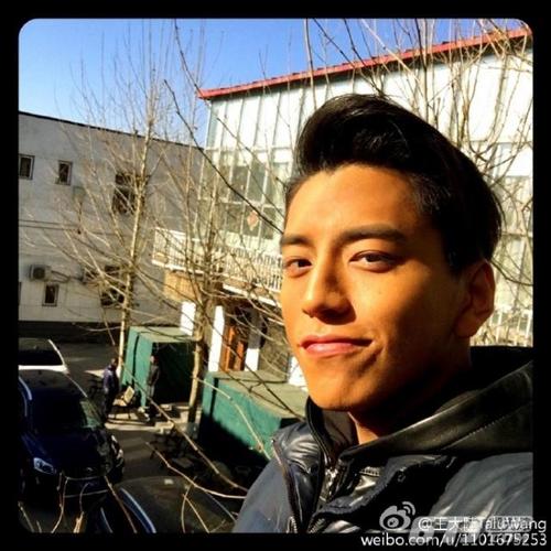 王大陆个人资料微博私照 魔性搞怪表情包 (图)